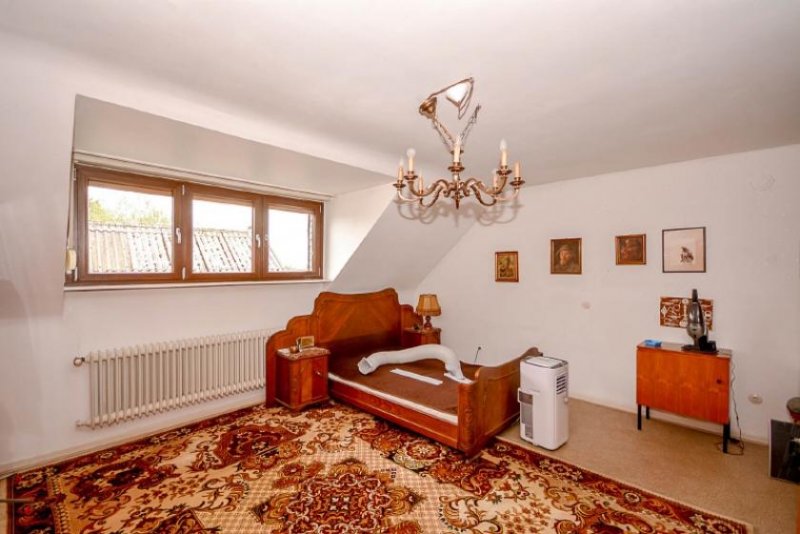 Hürth Einfamilienhaus mit sehr großem Grundstück und Lagerhalle in Fischenich Haus kaufen