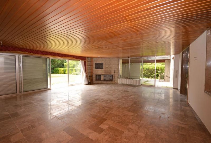 Hürth Einzigartige Möglichkeit: Traumgrundstück in Hürther Bestlage - Bestandsimmobilie mit Potenzial Haus kaufen