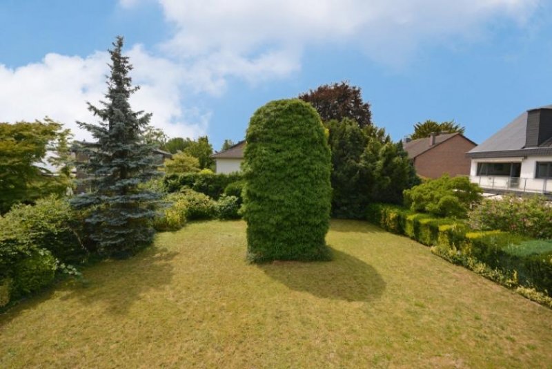 Hürth Einzigartige Möglichkeit: Traumgrundstück in Hürther Bestlage - Bestandsimmobilie mit Potenzial Haus kaufen