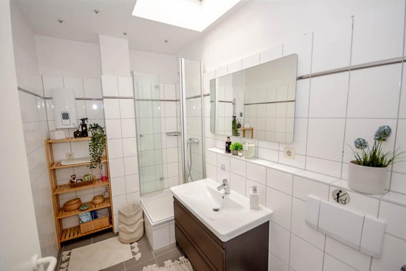 Hürth Gewerbehalle mit Bürotrakt und 4.117 m² Grundstück in Hürth-Gleuel Gewerbe kaufen