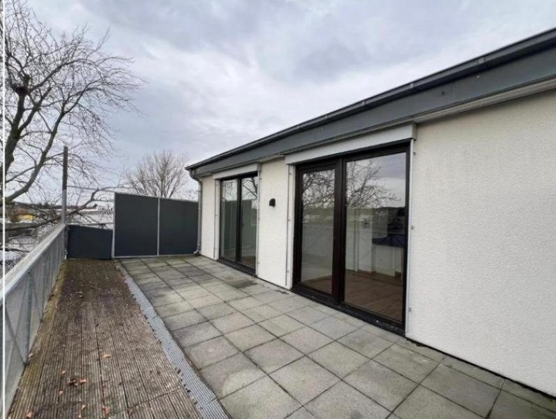 Hürth Kapitalanlage oder Eigenbezug: 2-Zimmer-Wohnung mit Dachterrasse - Einbauküche & Top-Lage in Hürth Wohnung kaufen