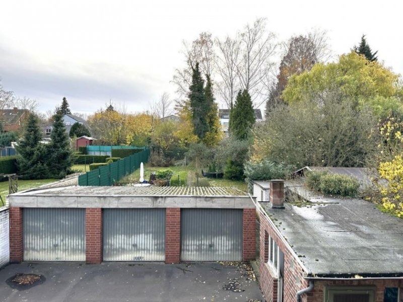 Hürth Mehrfamilienhaus + Garagen + 747 m² großes Grundstück zu verkaufen Haus kaufen