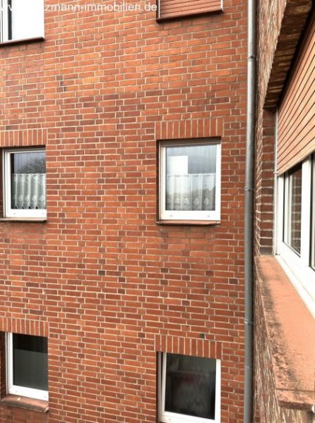 Hürth Mehrfamilienhaus + Garagen + 747 m² großes Grundstück zu verkaufen Haus kaufen