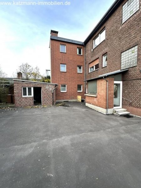 Hürth Mehrfamilienhaus + Garagen + 747 m² großes Grundstück zu verkaufen Haus kaufen