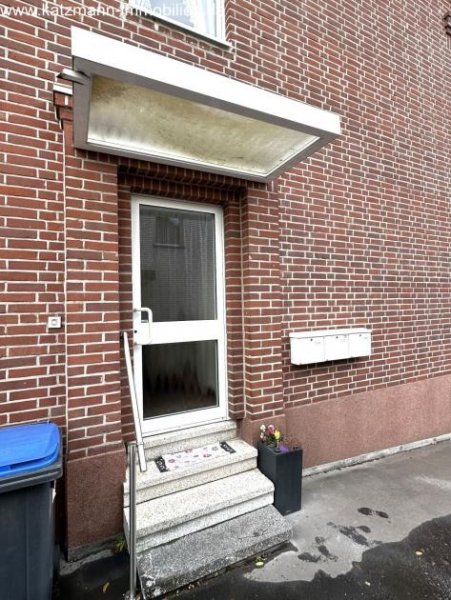 Hürth Mehrfamilienhaus + Garagen + 747 m² großes Grundstück zu verkaufen Haus kaufen