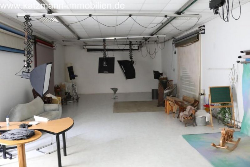 Hürth Wohn- und Geschäftshaus + Garagen + 1.186 m² großes Grundstück zu verkaufen Haus kaufen