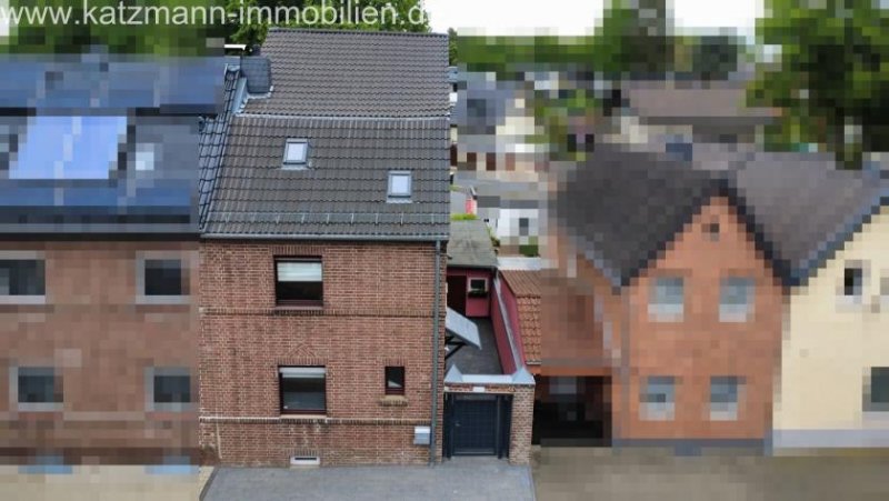 Erftstadt Doppelhaushälfte mit Anbau und zwei Terrassen - sofort bezugsfrei Haus kaufen
