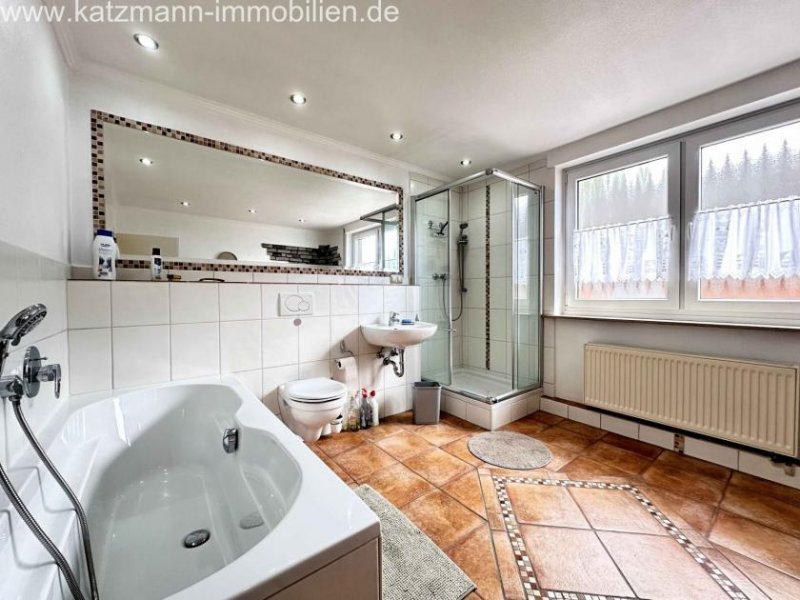 Erftstadt Doppelhaushälfte mit Anbau und zwei Terrassen - sofort bezugsfrei Haus kaufen