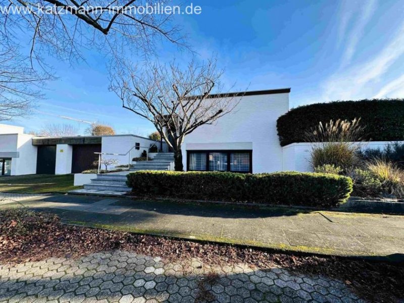 Erftstadt Exklusives Wohnerlebnis - Außergewöhnlicher Architektenbungalow in Top-Lage Haus kaufen