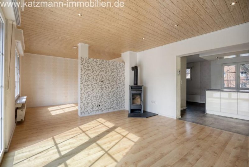 Erftstadt Freistehendes Einfamilienhaus mit großem Garten zu verkaufen Haus kaufen