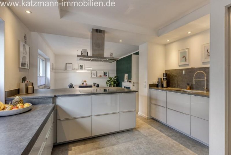 Erftstadt Ihr neues Familienparadies: Großzügiges Haus mit Garten & Wellnessbereich Haus kaufen
