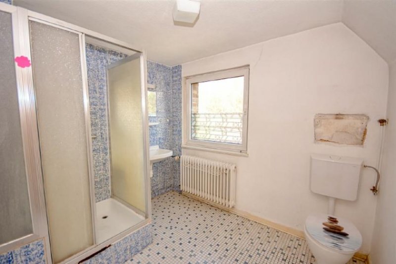 Erftstadt Kierdorf: Freistehendes Einfamilienhaus mit Potenzial Haus kaufen