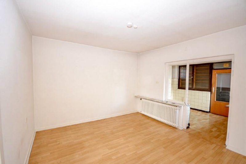 Erftstadt Kierdorf: Freistehendes Einfamilienhaus mit Potenzial Haus kaufen