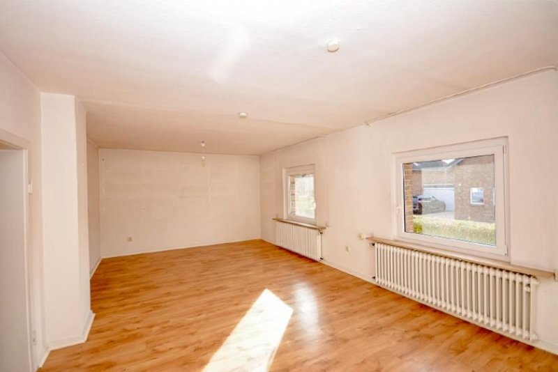 Erftstadt Kierdorf: Freistehendes Einfamilienhaus mit Potenzial Haus kaufen