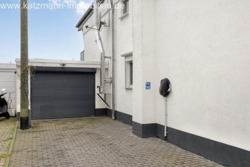 Erftstadt Provisionsfrei: Perfekt für Familien: Großzügiges Haus mit drei Garagen und viel Komfort in Erftstadt-Köttingen Haus kaufen