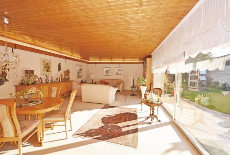 Erftstadt Winkelbungalow mit schönem Garten und XXL-Garage in Blessem Haus kaufen