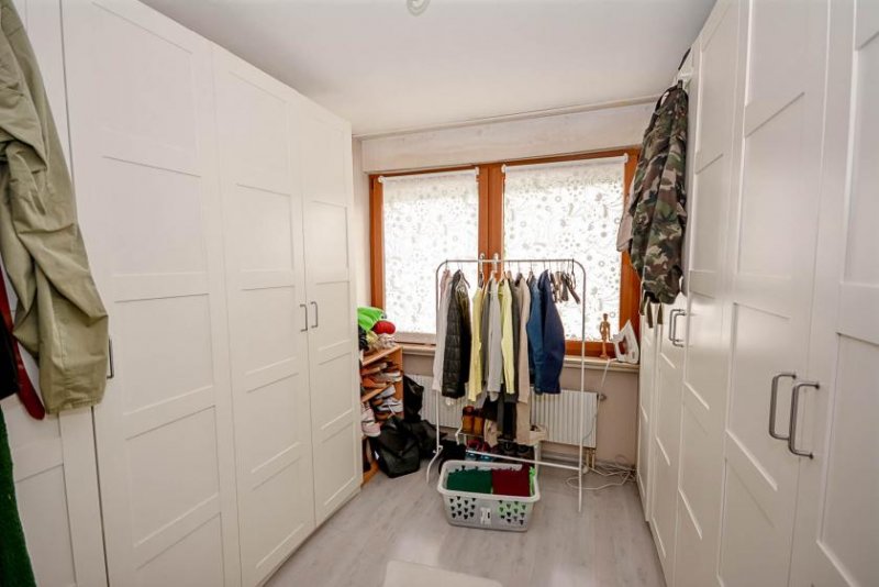 Wesseling Familienfreundliches Eckhaus mit Gartensauna und kleinem Pool in Keldenich Haus kaufen