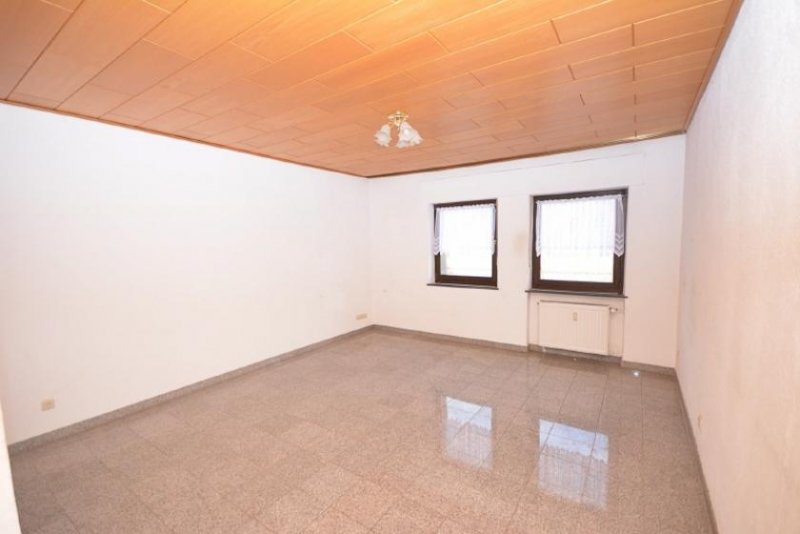 Wesseling Gepflegtes Mehrfamilienhaus in zentraler Lage - zur Eigennutzung oder als Kapitalanlage Haus kaufen