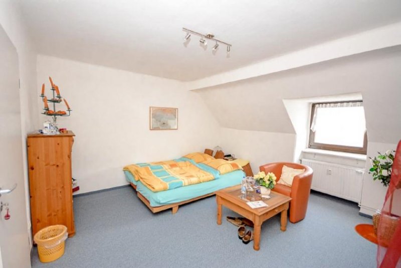 Wesseling Gepflegtes Mehrfamilienhaus in zentraler Lage - zur Eigennutzung oder als Kapitalanlage Haus kaufen