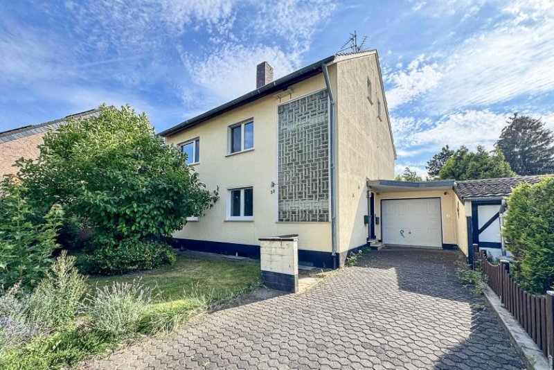 Wesseling Mehrfamilien- oder Mehrgenerationenhaus mit großem Garten in Berzdorf (bezugsfrei) Haus kaufen