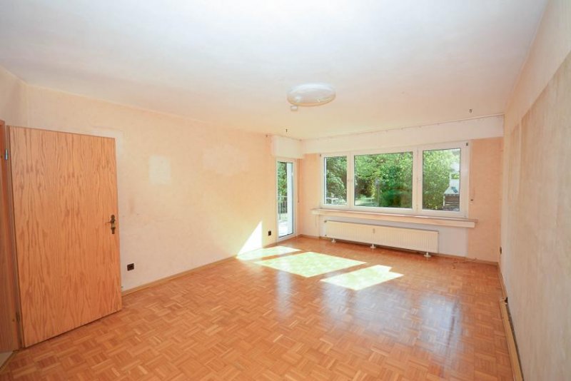 Wesseling Mehrfamilien- oder Mehrgenerationenhaus mit großem Garten in Berzdorf (bezugsfrei) Haus kaufen