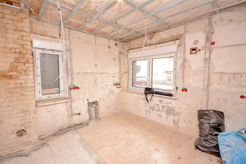 Wesseling Sanierungsbereiter Bungalow mit flexiblem Grundriss in ruhiger Lage von Berzdorf Haus kaufen
