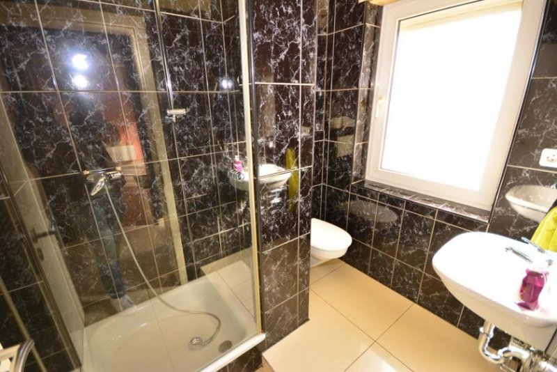 Wesseling Wohn- und Geschäftshaus in zentraler Lage von Wesseling (bezugsfrei) Haus kaufen