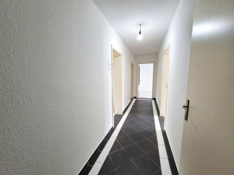 Köln CITYHOUSE: Südstadtwohnung mit zwei Balkonen, Keller und einer separaten Garage Wohnung kaufen