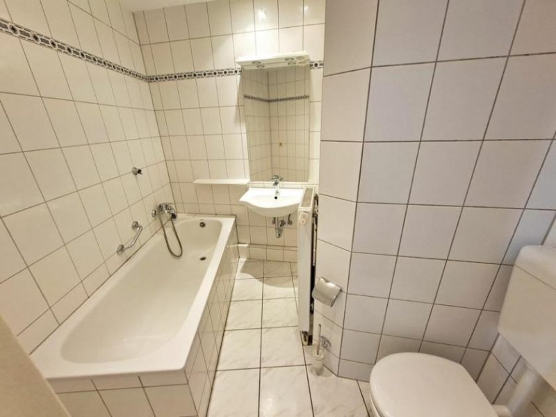 Köln CITYHOUSE: Südstadtwohnung mit zwei Balkonen, Keller und einer separaten Garage Wohnung kaufen