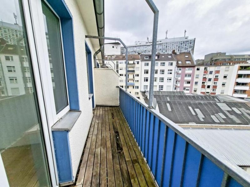 Köln CITYHOUSE: Zentrale 3 Zimmer Wohnung in der Südstadt mit zwei Balkonen, Keller und separater Garage Wohnung kaufen