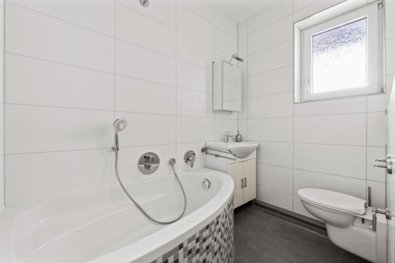 Köln 3 Zimmer Wohnung mit Loggia in Köln Nippes (Vollmöbliert) Wohnung kaufen