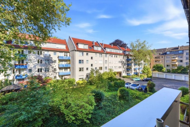 Köln 3-Zimmer Wohnung mit EBK & Loggia in Köln-Nippes Wohnung kaufen