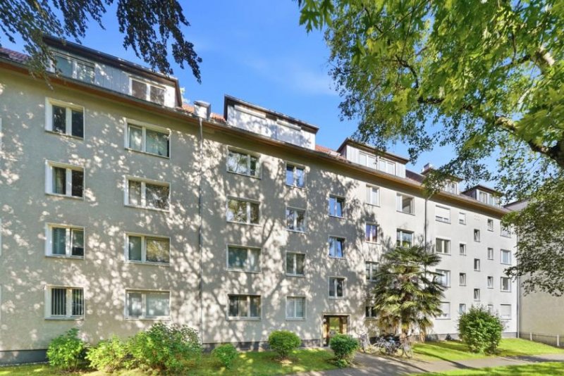 Köln 3-Zimmer Wohnung mit EBK & Loggia in Köln-Nippes Wohnung kaufen