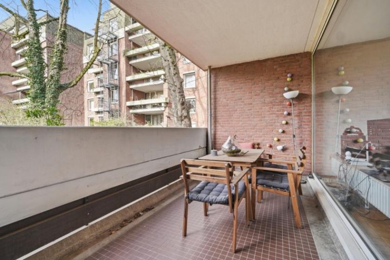Köln 4-Zimmer Wohnung mit Loggia und Tiefgaragenstellplatz in Köln-Niehl Wohnung kaufen