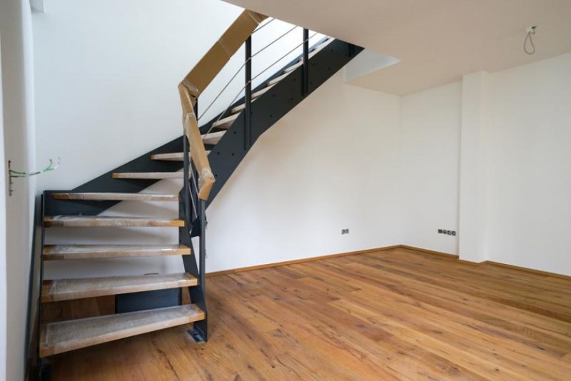 Köln Neubaucharakter: EG-Maisonette-Wohnung mit Dachterrasse und Stellplatz in Köln-Niehl Wohnung kaufen
