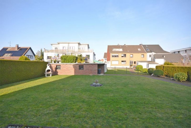 Köln Freistehendes 8-Familienhaus in Köln-Fühlingen Haus kaufen