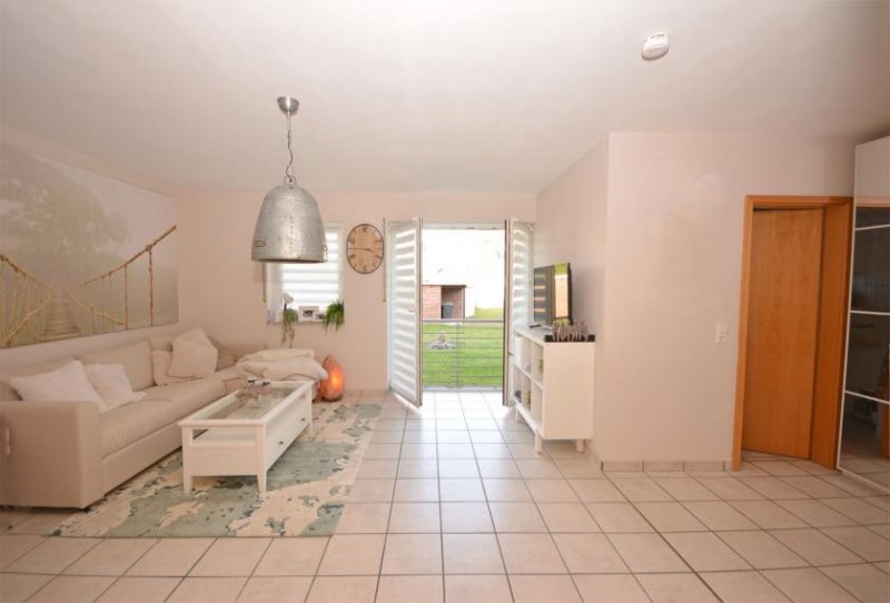 Köln Freistehendes 8-Familienhaus in Köln-Fühlingen Haus kaufen