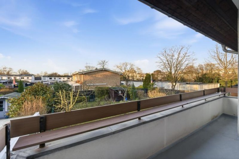 Köln Reihenmittelhaus mit Terrasse, Loggia und Garage in Köln-Seeberg Haus kaufen