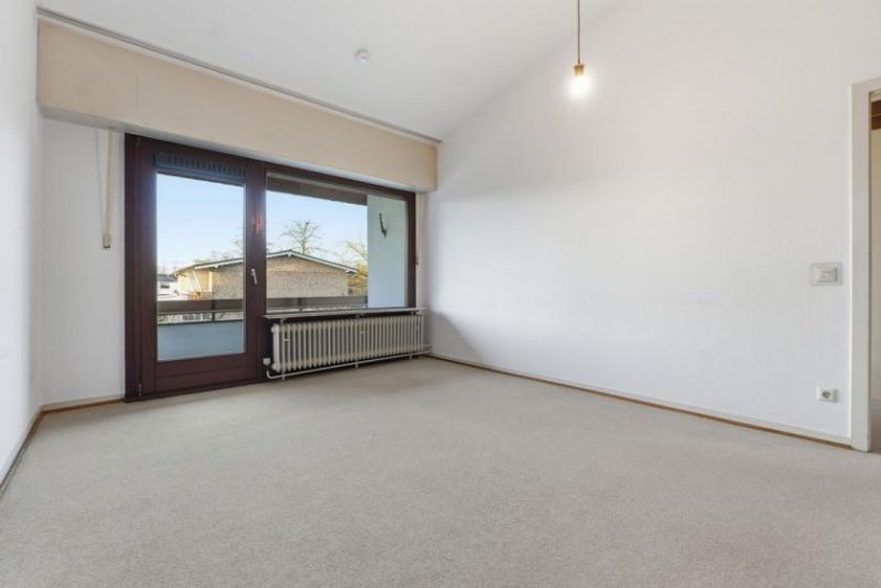 Köln Reihenmittelhaus mit Terrasse, Loggia und Garage in Köln-Seeberg Haus kaufen