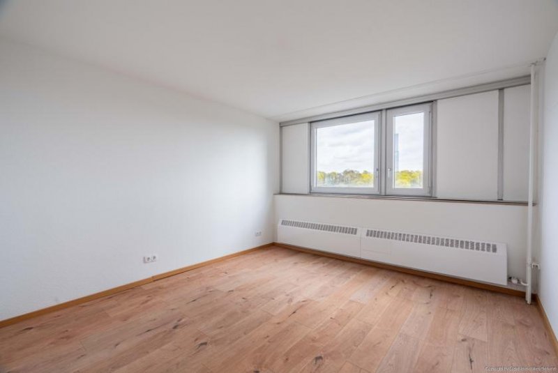 Köln Herkules-Hochhaus Köln: Sanierte, flexible 4-Zimmer-Wohnung für Eigennutzer & Anleger Wohnung kaufen