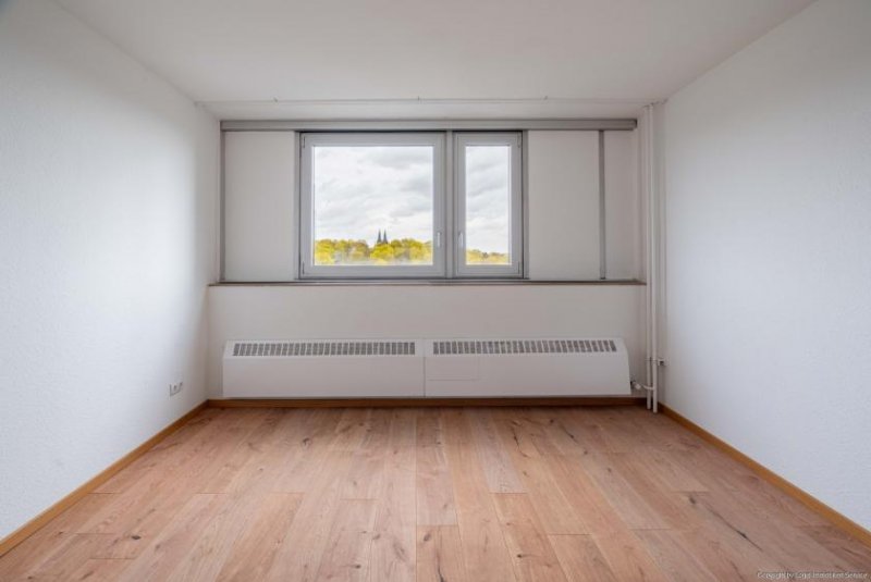 Köln Herkules-Hochhaus Köln: Sanierte, flexible 4-Zimmer-Wohnung für Eigennutzer & Anleger Wohnung kaufen