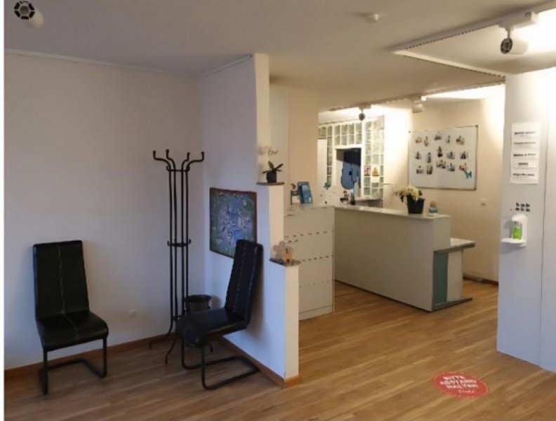 Köln Wohn-Geschäftshaus mit Zahnarztpraxis 3 Wohnungen,
Ateliers,Mobilfunkmasten,Parkplätzen in Top-Lage! Haus kaufen
