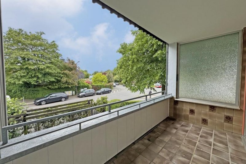 Köln Großzügige Wohnung mit Loggia und Tiefgaragenstellplatz in Lövenich (bezugsfrei) Wohnung kaufen