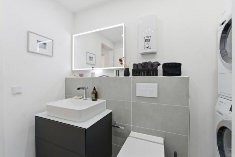 Köln 3 Zimmer Wohnung mit Balkon und Garage in Köln-Bayenthal Wohnung kaufen