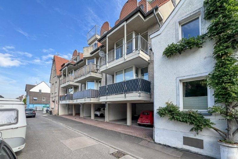 Köln Direkt am Rhein wohnen: Attraktive Dreizimmerwohnung in gefragter Lage Wohnung kaufen