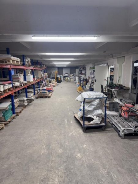 Bergheim Raum für Wachstum: Attraktive Gewerbehalle mit Büro & Aufenthaltsraum Gewerbe kaufen