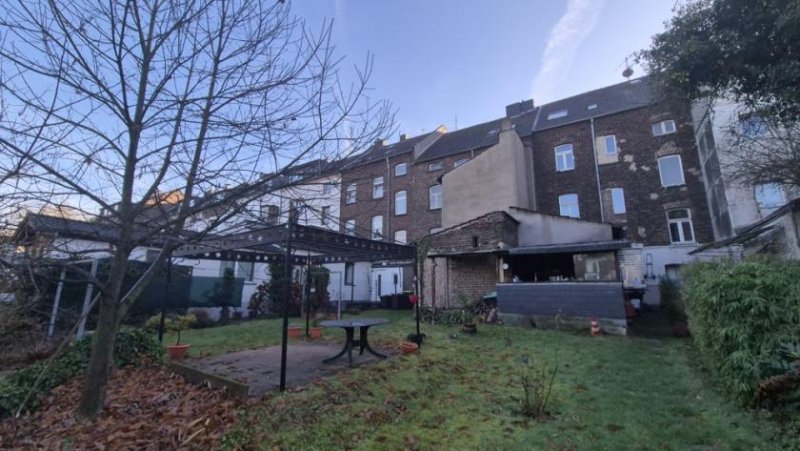 Köln 2 Mehrfamilienhäuser, 6 Wohnungen, denkmalgeschützt, riesiger Garten (A381K) Haus kaufen