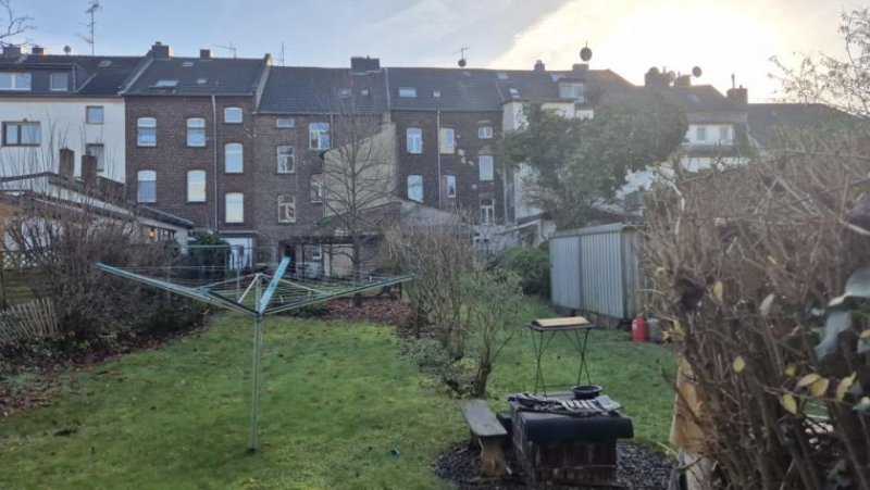 Köln 2 Mehrfamilienhäuser, 6 Wohnungen, denkmalgeschützt, riesiger Garten (A381K) Haus kaufen