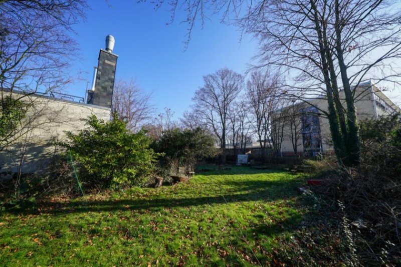 Köln Baugrundstück in zweiter Reihe für EFH/MFH in ruhiger, grüner und zentraler Lage von Köln-Poll Grundstück kaufen