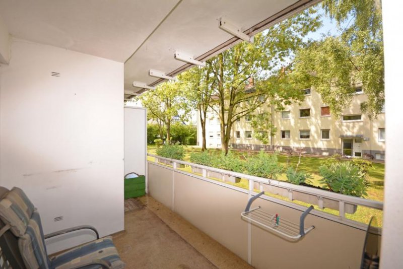 Köln Wohnen in Rheinnähe: Gut geschnittene 3-Zimmer-Wohnung mit Balkon in Zündorf Wohnung kaufen